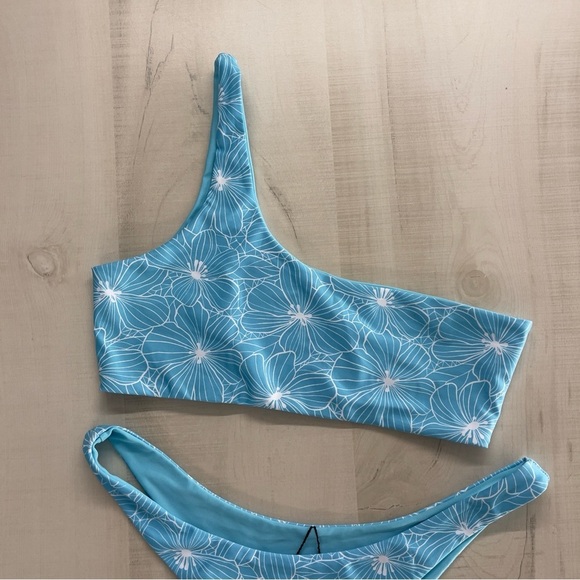 VAYA ISLAND Chelsea reversible floral printed blue cheeky sexy bikini travel m - Picture 7 of 11